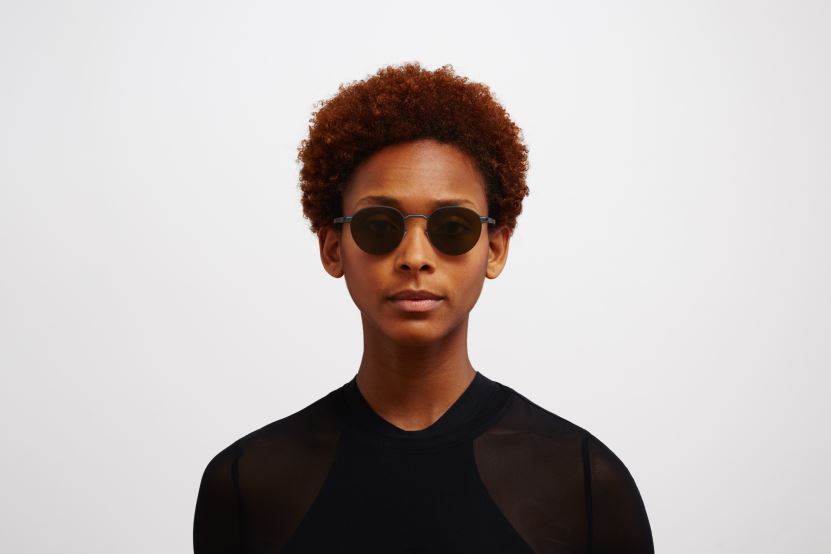 MYKITA carlo no1 güneş gözlüğü çerçeve: fırtına grisi/mavi gri | lens: ham kahverengi düz X08XH8166