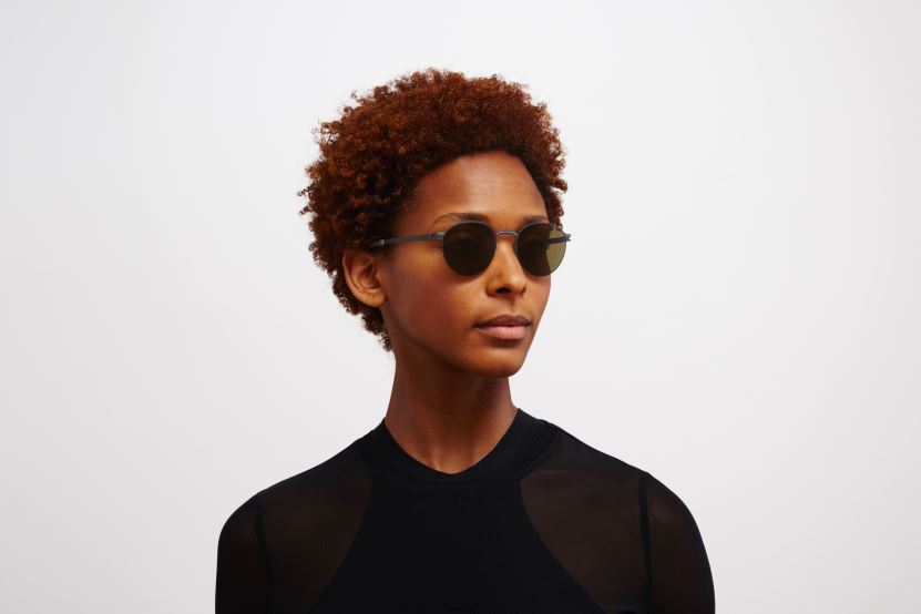 MYKITA carlo no1 güneş gözlüğü çerçeve: fırtına grisi/mavi gri | lens: ham kahverengi düz X08XH8166