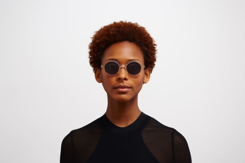 MYKITA esbo lite güneş gözlüğü çerçeve: c101 mat şampanya/parlak go|lens: polarize pro hi-con gri X08XH8174