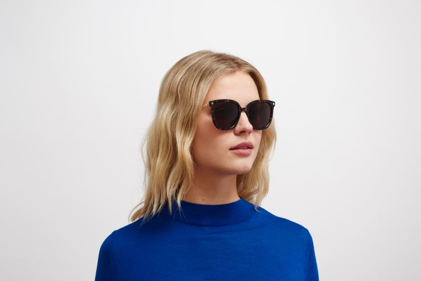 MYKITA viski lite güneş gözlüğü çerçeve: c22 antigua/şampanya altın | lens: kahverengi katı X08XH8129