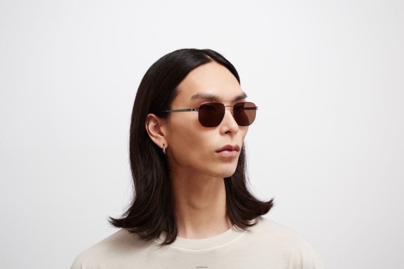 MYKITA ml05 leica güneş gözlüğü çerçeve: parlak grafit/safari yeşili | lens: leica kahverengi polarize X08XH873