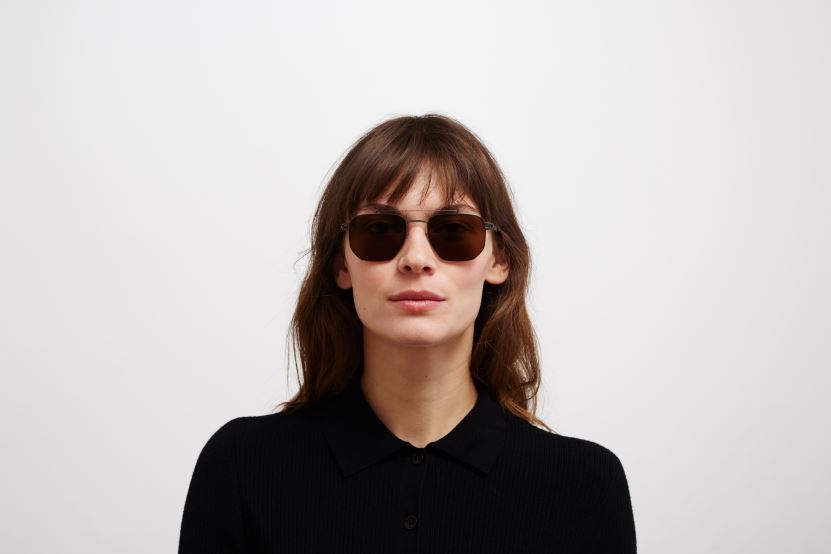 MYKITA ml05 leica güneş gözlüğü çerçeve: parlak grafit/safari yeşili | lens: leica kahverengi polarize X08XH873